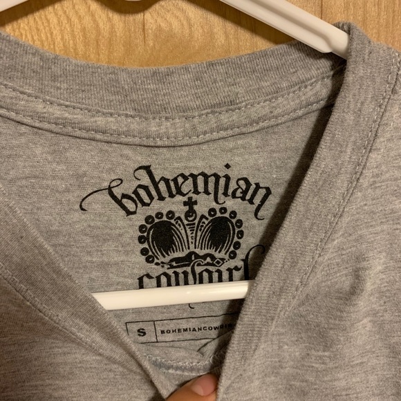 Shirt - Picture 3 of 4